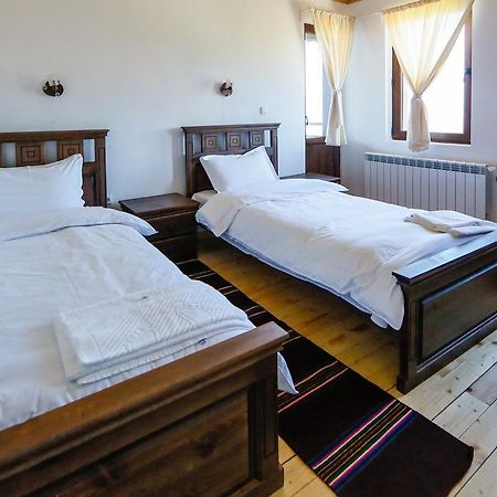 Калпаците - Kalpacite Guest Houses Skrebatno Exterior foto